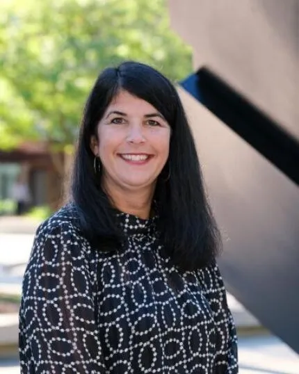 Headshot of Kerri Ferrari